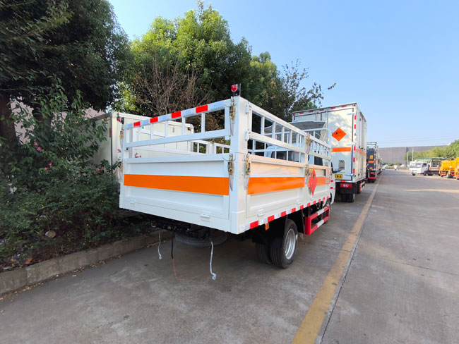 Hot Sells FAW 4*2 Best Seller of Small Gas Cylinder Delivery Trucks in China