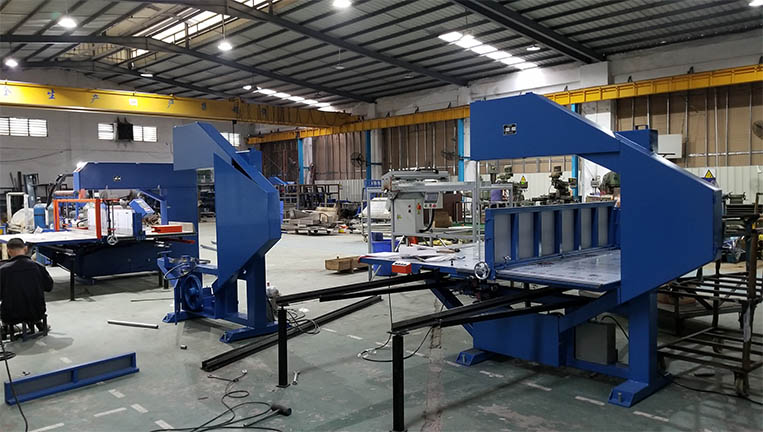 Vertical Blade Saw Manual Cutter for EPE Leather Plastic Rubber Roll Mat Distribution