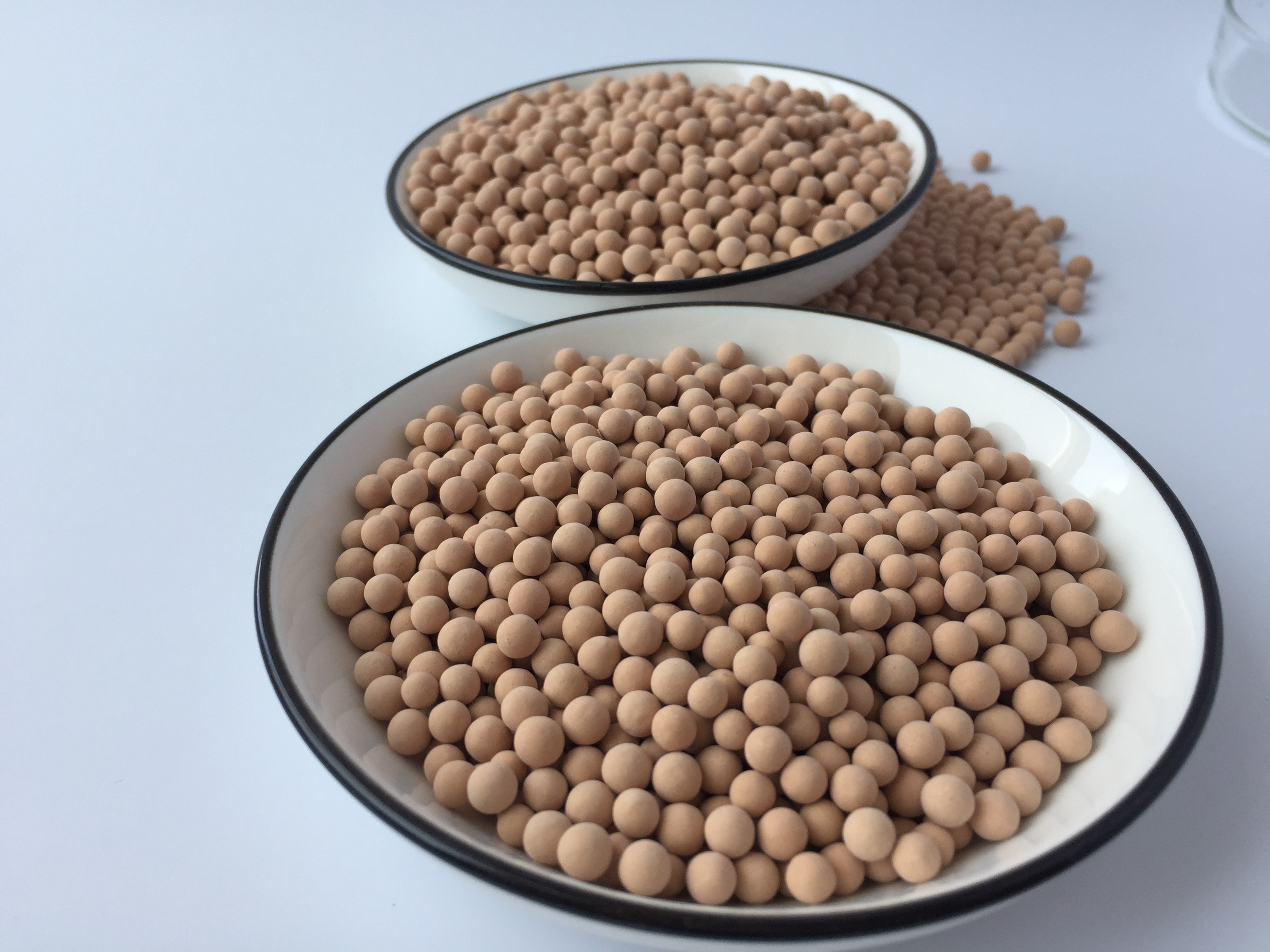 Compressive Strength 85N And 4A Molecular Sieve Desiccant Spheric Particle For Dehydration