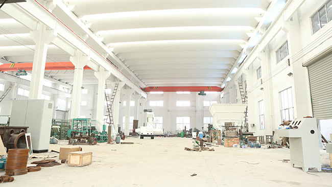 KLJ56/45L Vacuum Extruder Clay Brick Vertical Type Single Spiral Extruder Power 90+22 Kw
