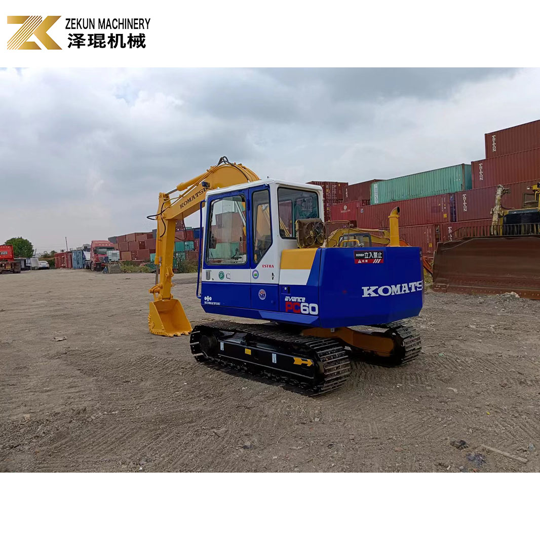 Japan Komatsu PC60-6 Excavator with Low Operating Weight of 6 TON and Good Condition