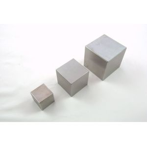 China Density 18.8g/Cm3 Pure 1kg Tungsten Cube For Weight Balancing on sale