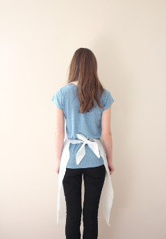 Plastic HDPE LDPE Throw Away Aprons Disposable Single Folded Waterproof