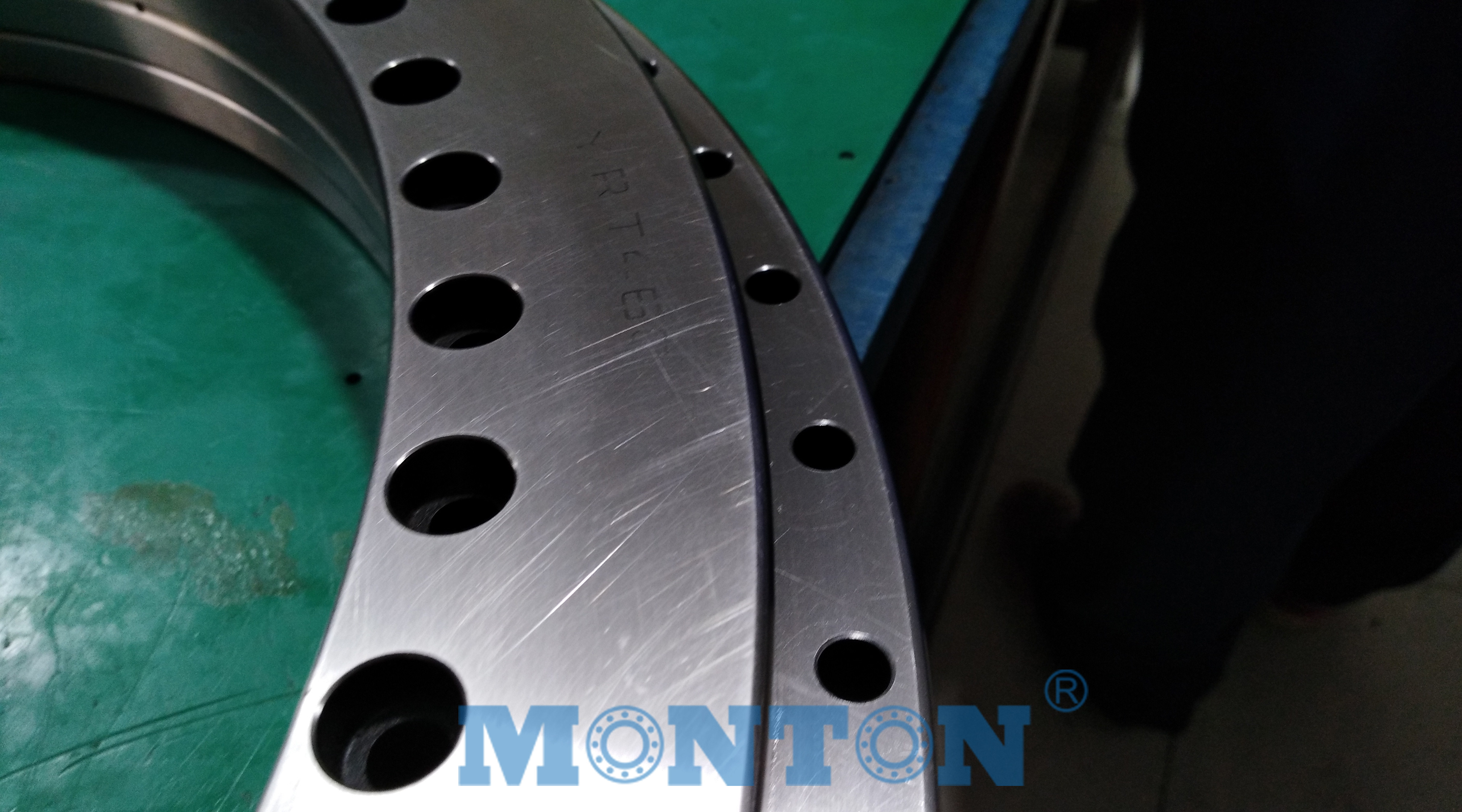 YRT580  yrt table bearings manufacturers