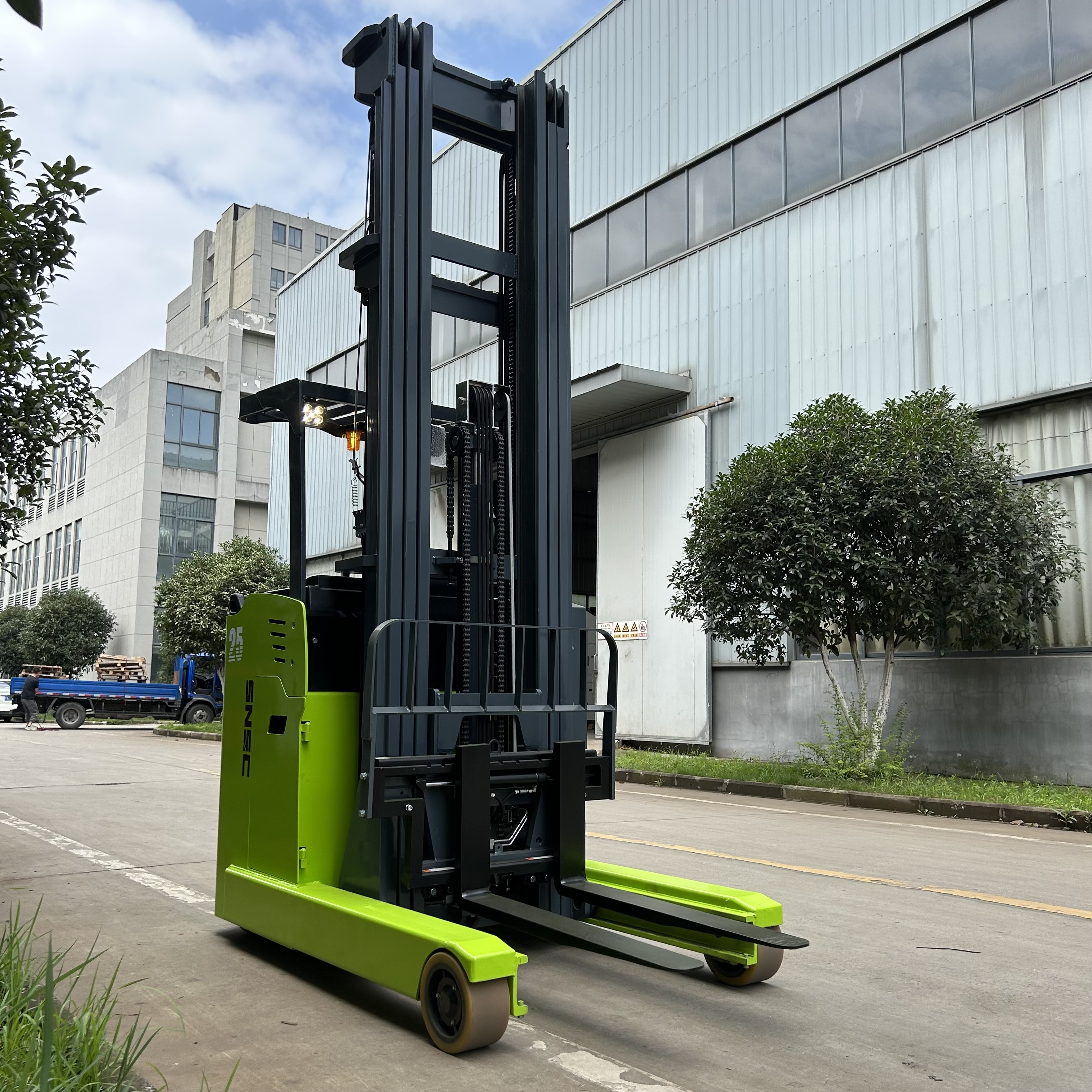 2 ton 2.5 ton Electric Reach Truck with 8m 9m 10m Triple Mast and Fork Width 122MM
