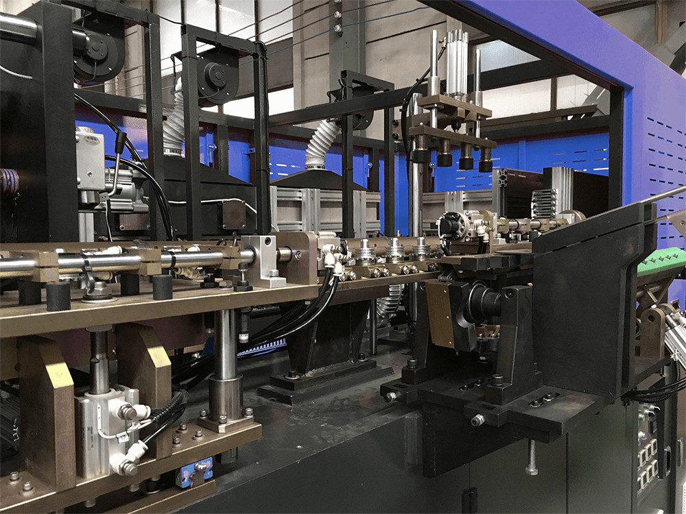1800 - 5500BPH Bottle Blowing Machine Bottle Blow Molding Machine