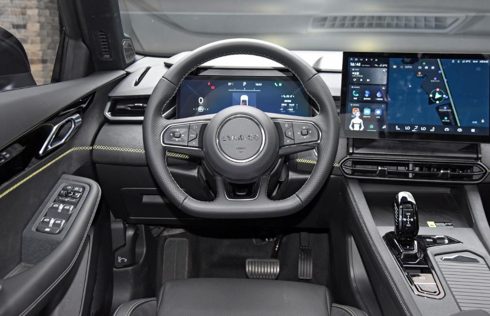 2023 LYNK CO 03 0km 2.0T/L4/254 horsepower 7-speed wet dual-clutch gearbox sedan Environmental Standards Euro V 3 Gear DHT