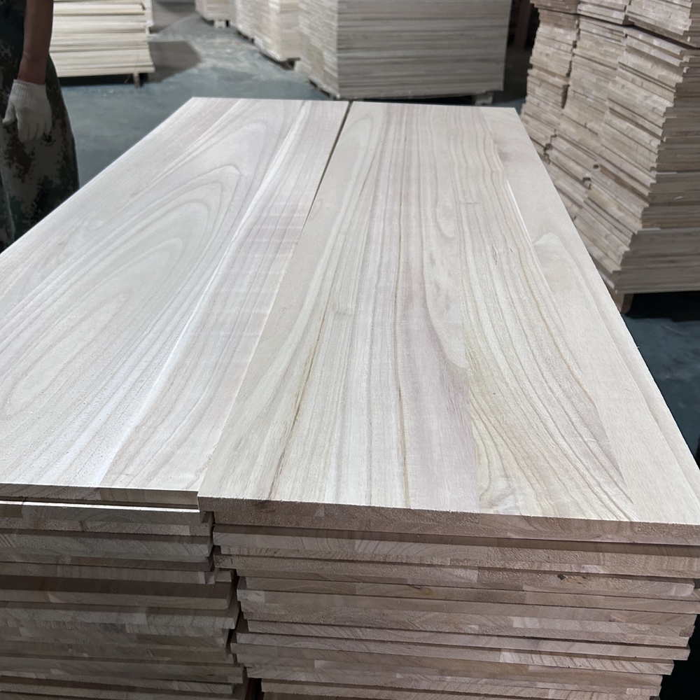 Customized Wooden Moulding Solid Wood Timber Paulownia Wood Board in Natural Color