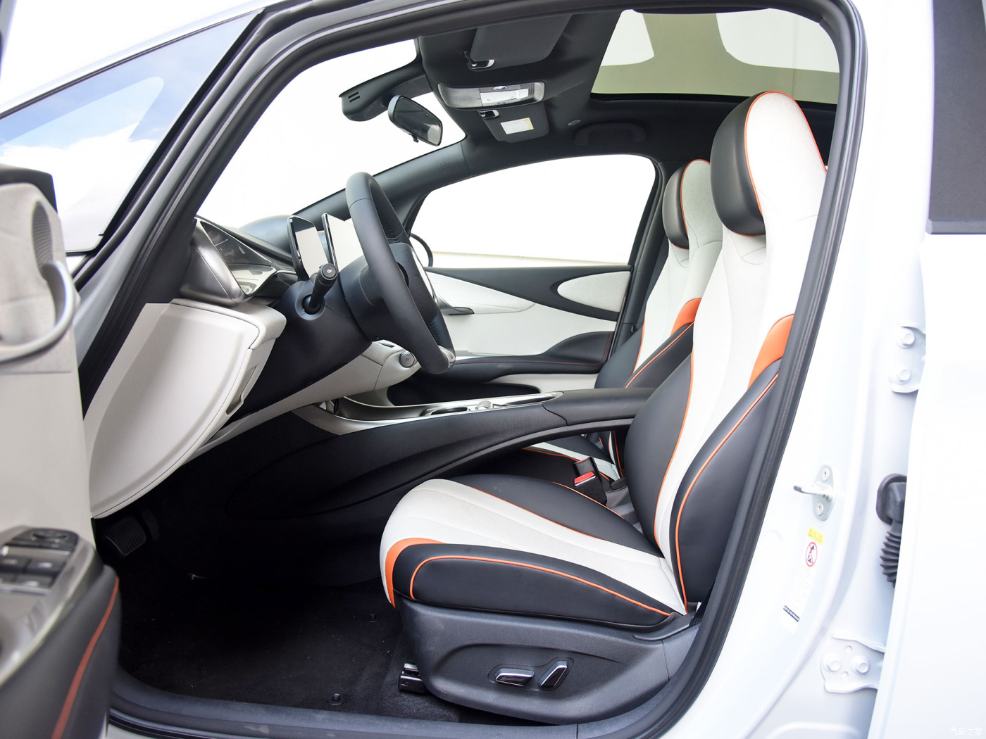 Hot sale B YD dolphin EV Wheel High Speed 5 Seats electric car Cheapest Price left hand car automotive new car