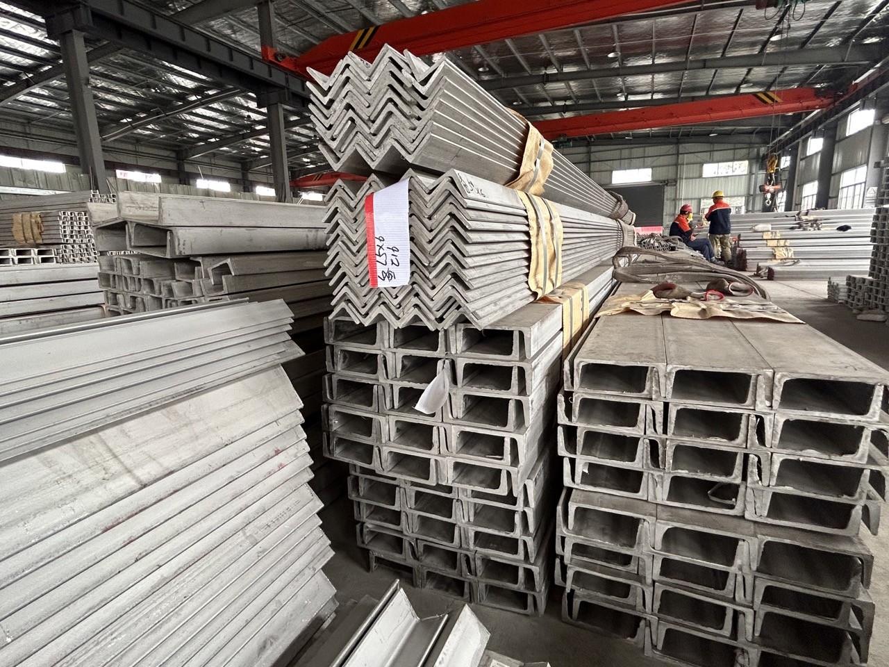 304 U Bending Stainless Steel Channel Bar BA AiSi Not Perforated