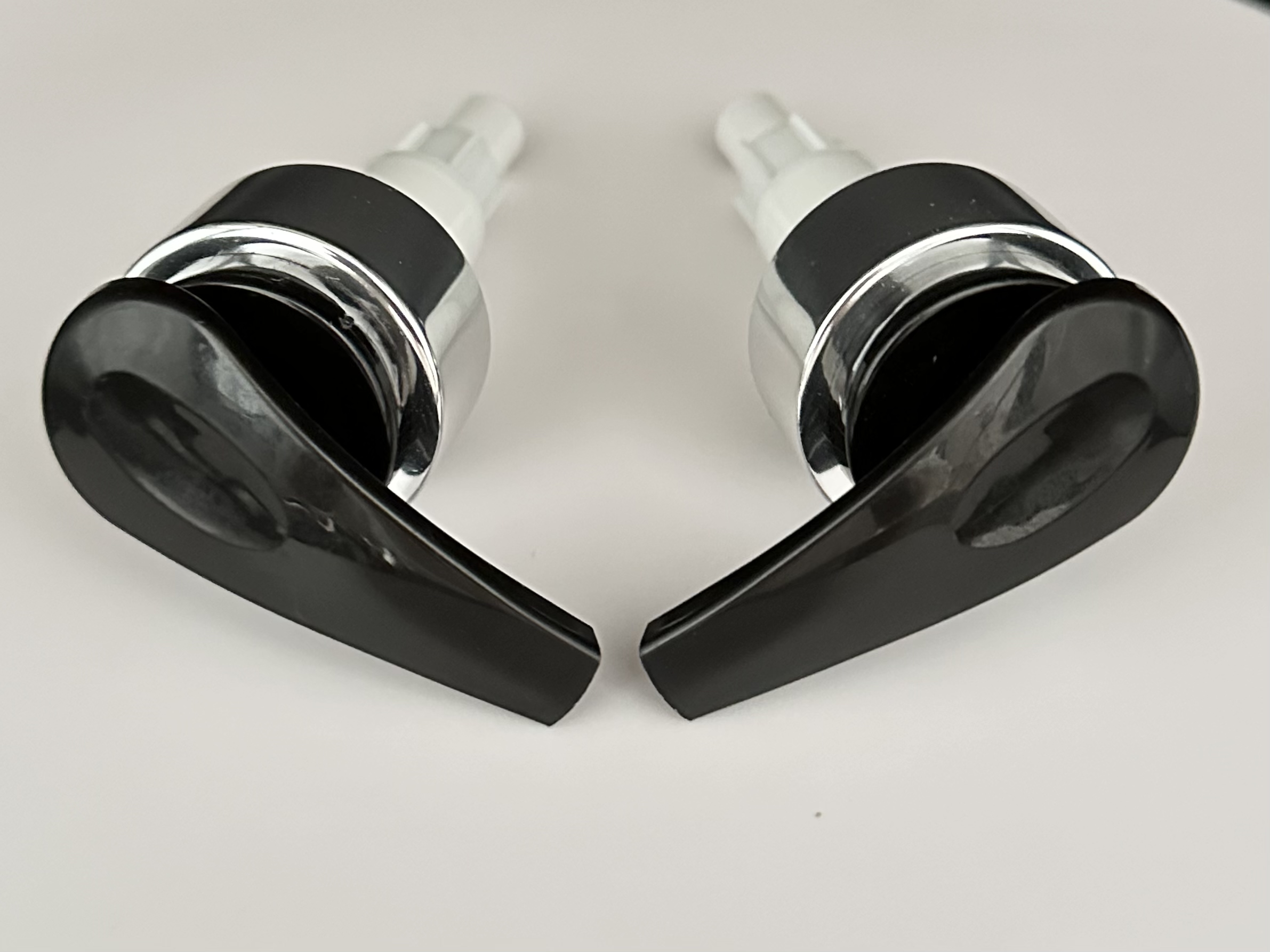 Fast Delivery Non Spill Black Silver Lotion Pump for Luxury Cosmetic Packaging Body Cream
