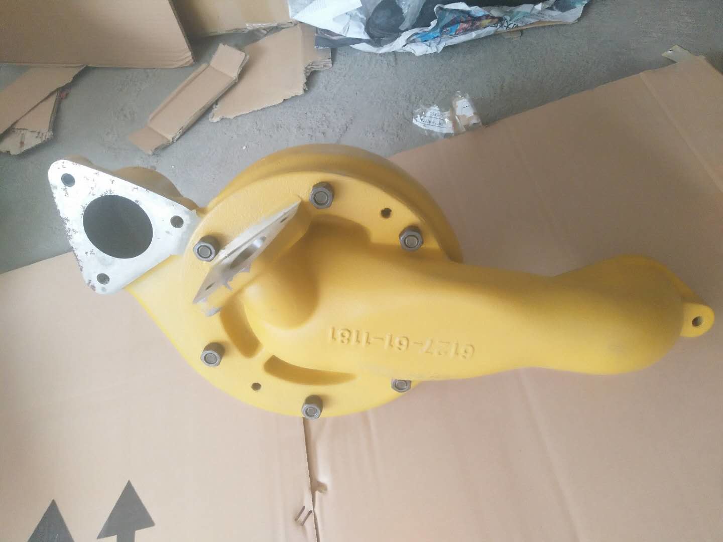 komatsu water pump D155 D355 bulldozerwater pump 6127-61-1008 6D155 engine 6127-61-1008