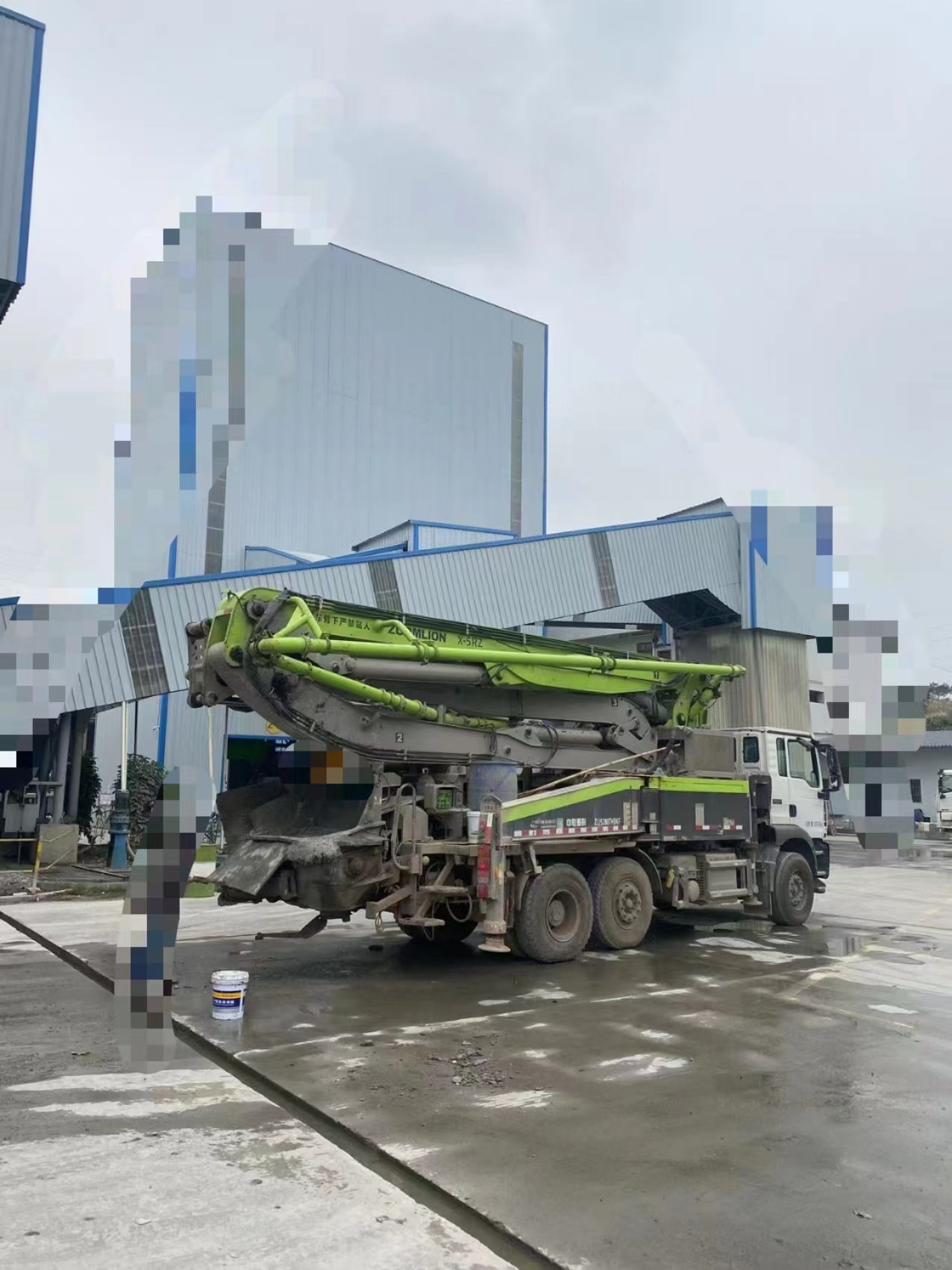 Zoomlion 2022 40m Shandeka chassis concrete pump truck high efficiency pumping price discount