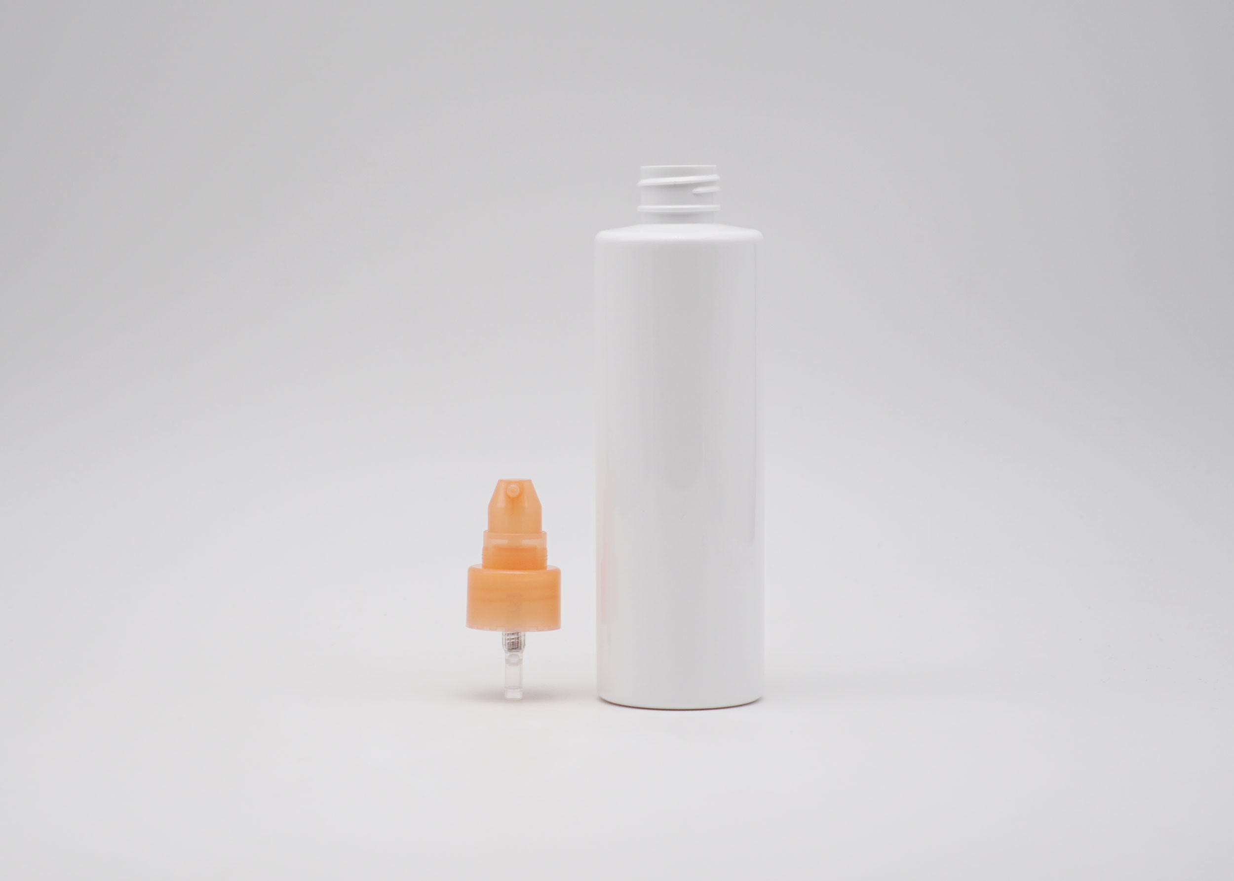 30ml PET Plastic Cosmetic Spray Bottle With Various Customized Pump