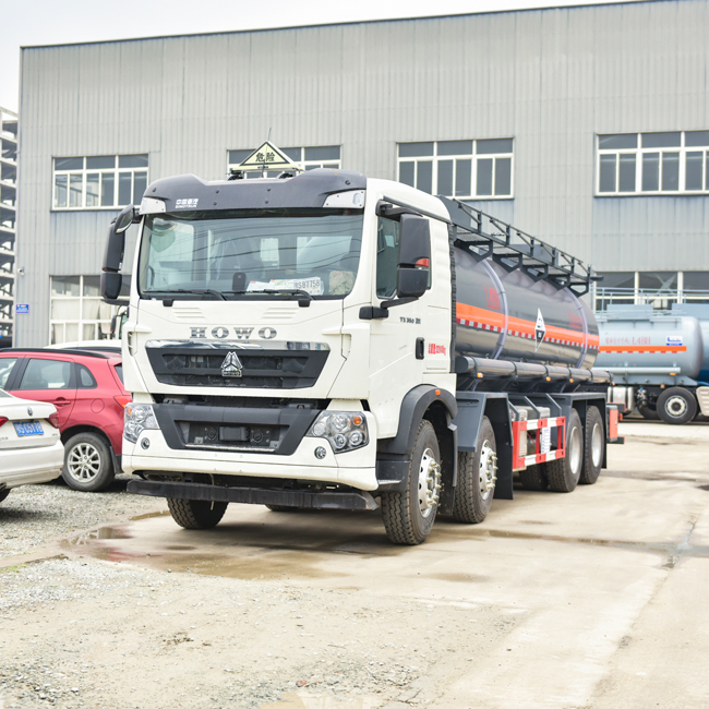 Euro 3 HOWO 8x4 20CBM Chemical Delivery Truck Water Bowser Tank Truck