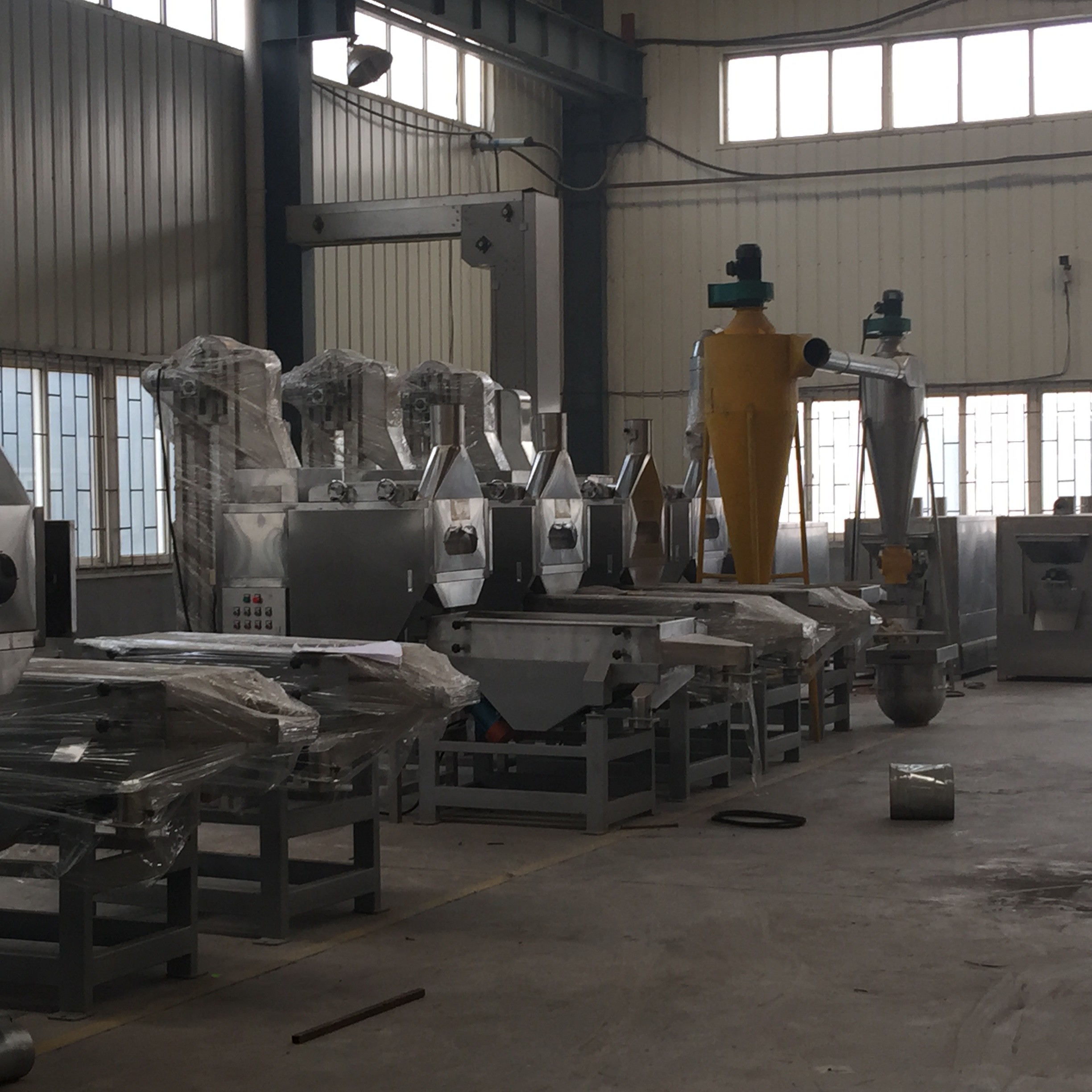Split Roasted Peanut Peeling Machine 800-1000 kg/h With High Peeling Rate