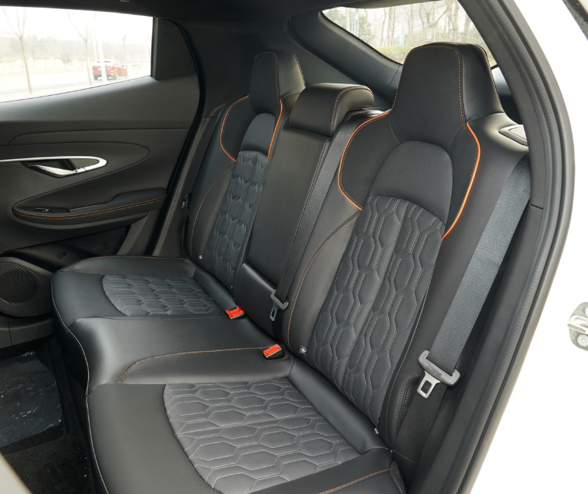 Changan UNI-T 2022 2.0T 233HP Noble Model 8AT 5 Seats SUV With 20" Wheel Hub