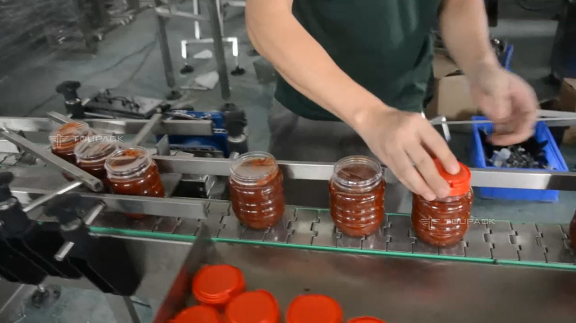 PLC Sauce Packaging Machine Thick Broad Bean Sauce Filling 4 Head Liquid Filling System