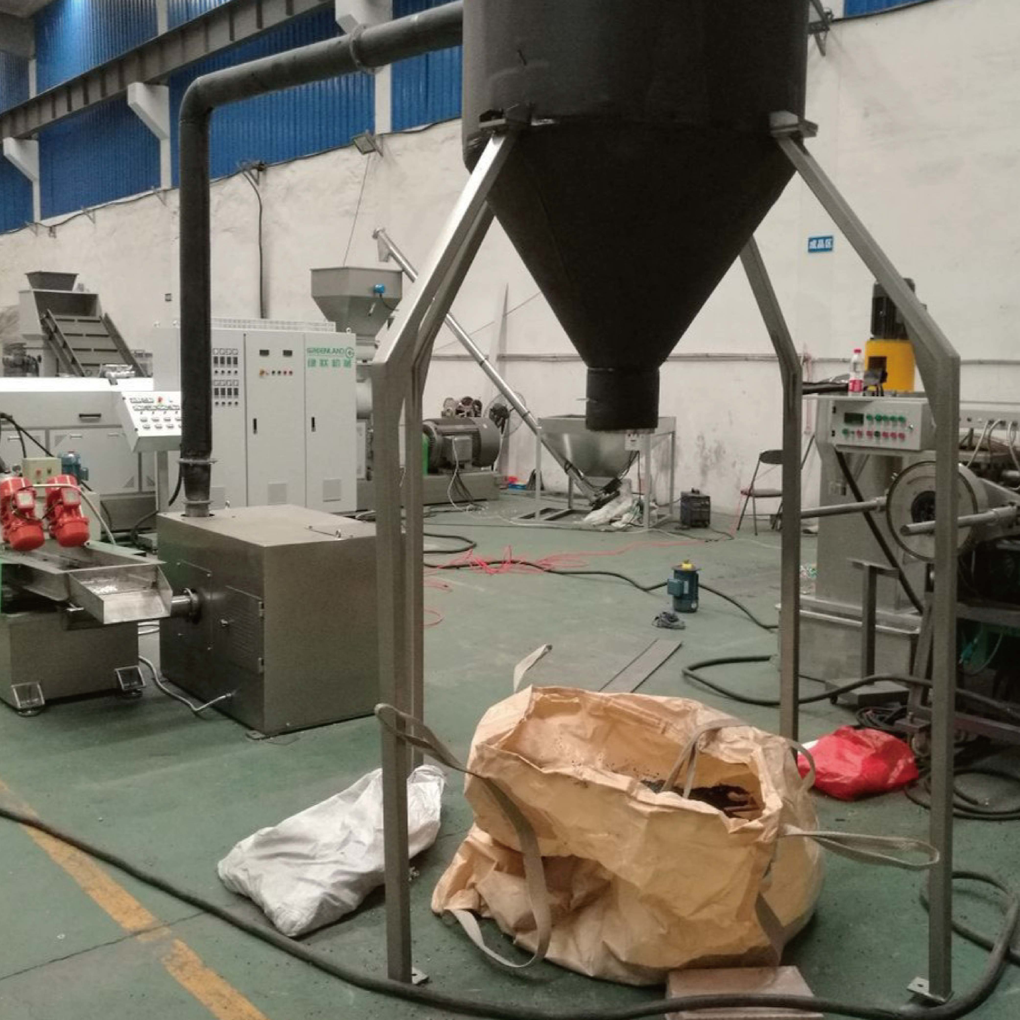 Nanjing Henglande PP PE PVC Plastic Two Stage Extruder , Plastic Pelletizing Equipment CE Standard