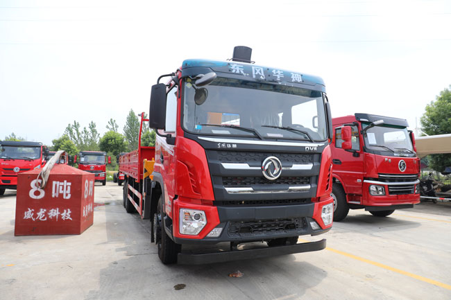 Hot 4X2 12Tons Crane Truck Mounted 150HP Towing Crane Mounted Truck With 25M Lifting High