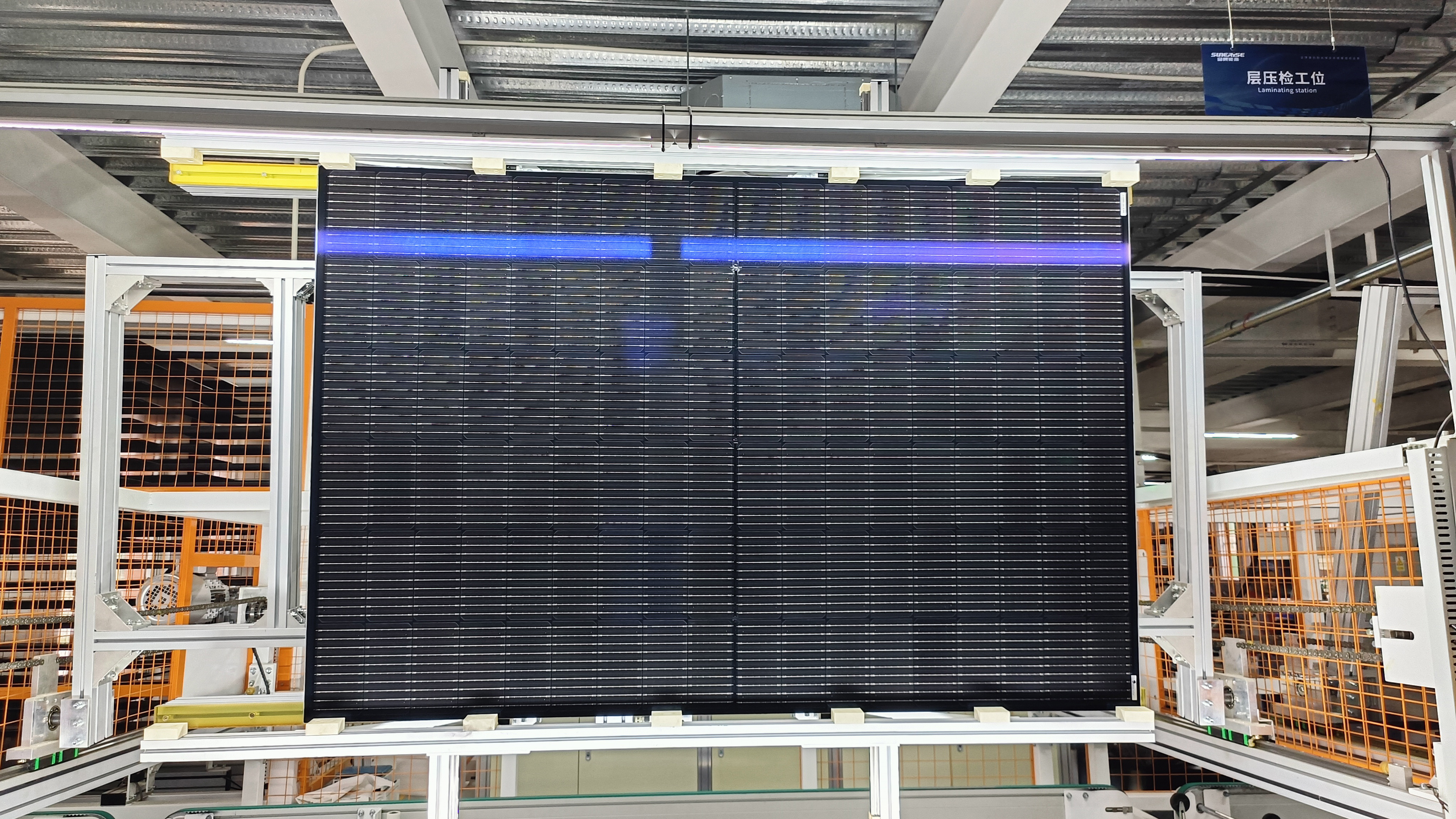 Anodized Aluminium Alloy Frame 410W Shingled Solar Panels Pv Module for Solar Roof Panel