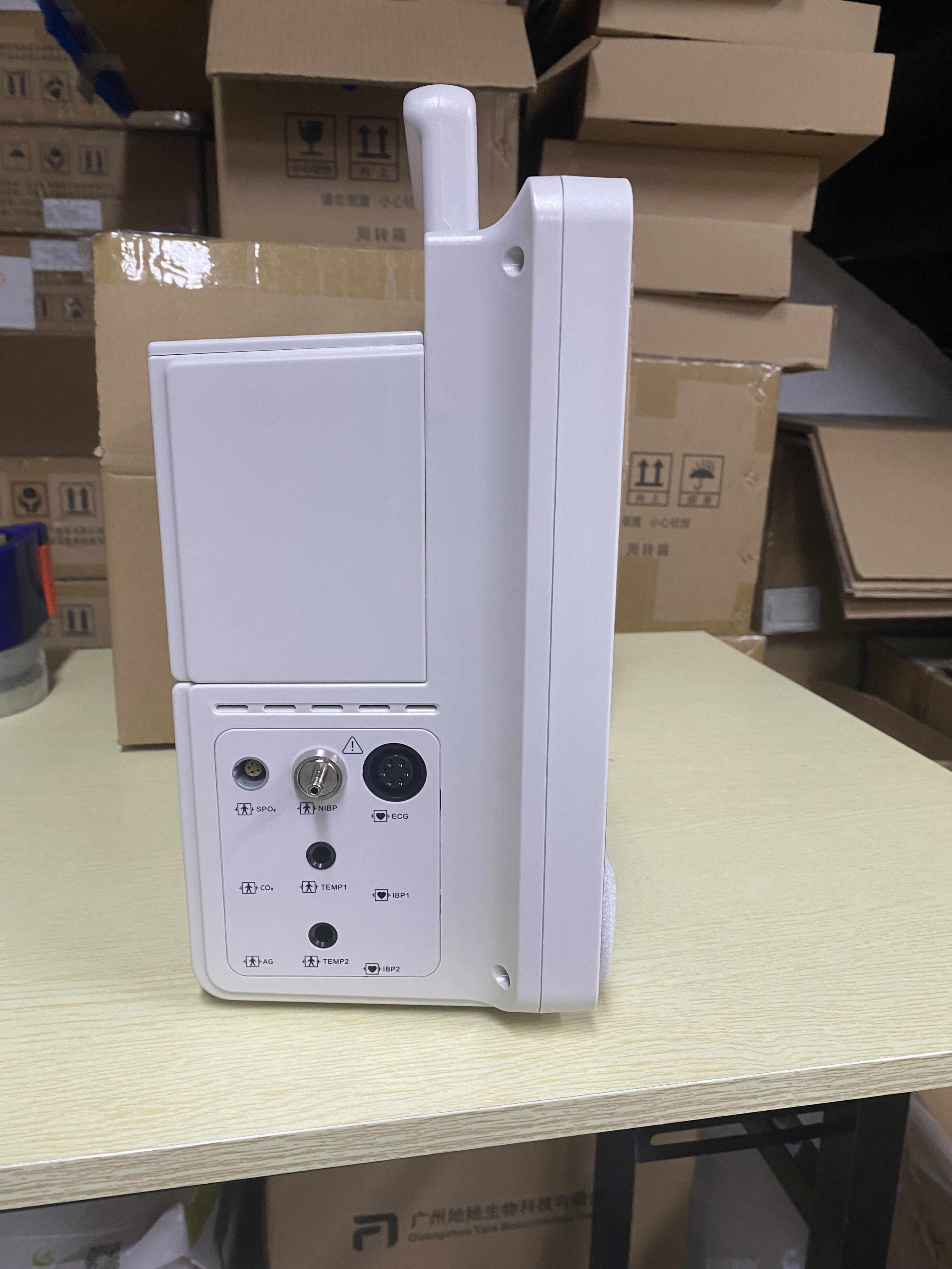Wireless Data Transfer Multi Parameter Patient Monitor with 12.1'' Color TFT LCD