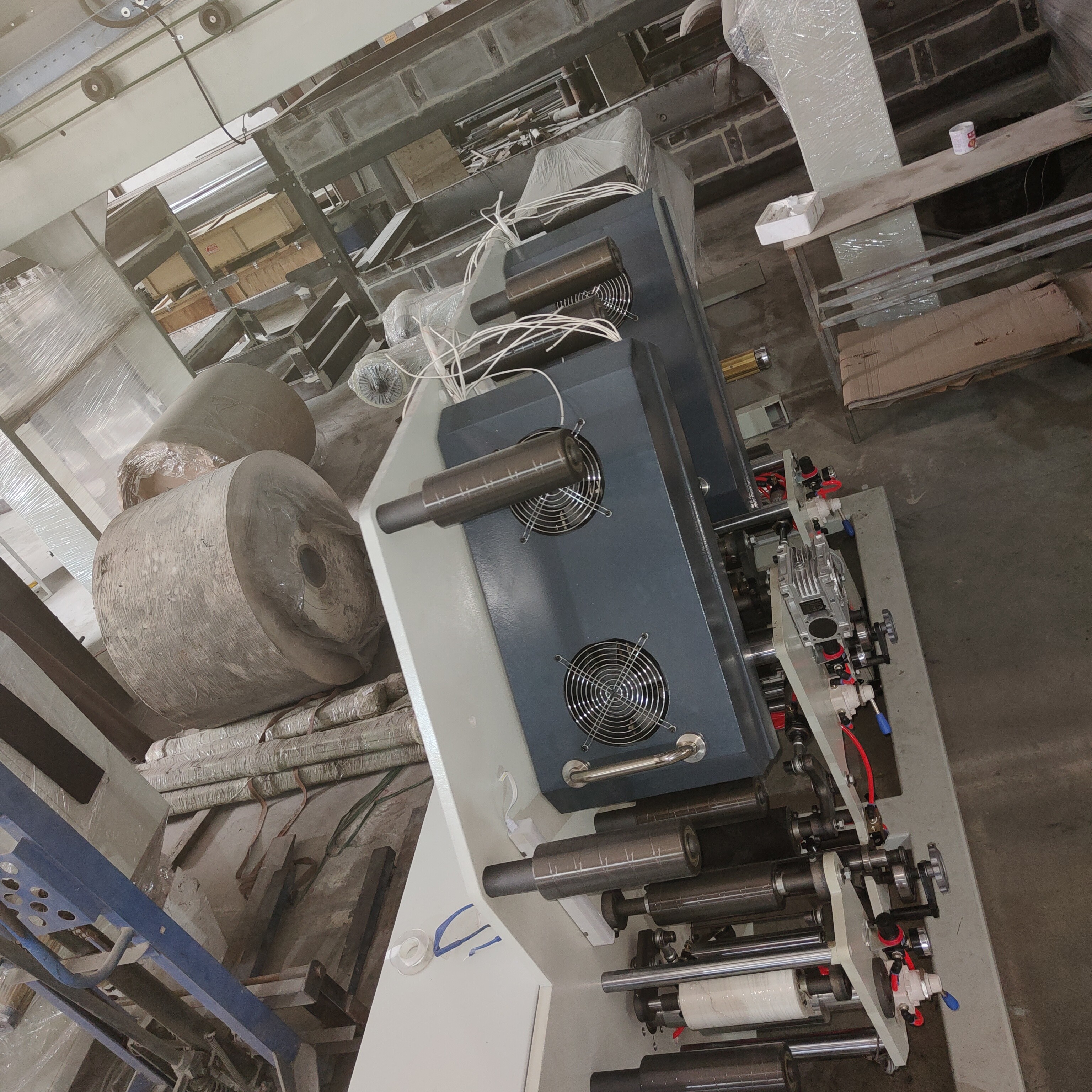 High Speed Flexo Printing Machine for Maximum Efficiency，Printing Color is whitle,Tape, Kraft paper, ink