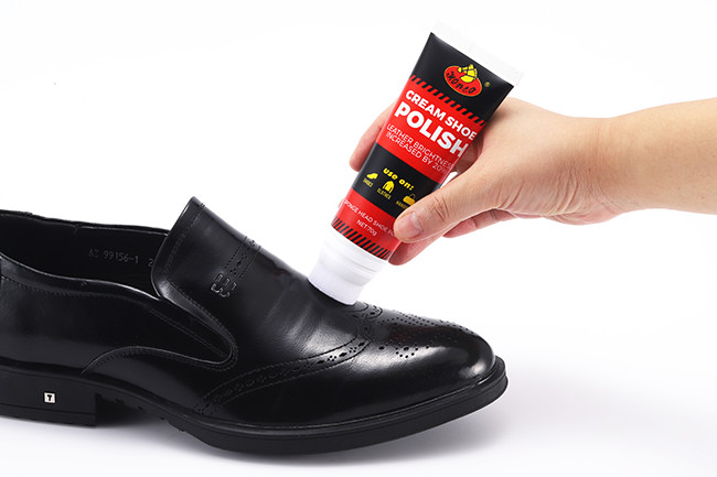 Smooth Cream Black Tube Shoe Polish Nourishes Smooth Leathers Includes A Sponge Applicator OEM