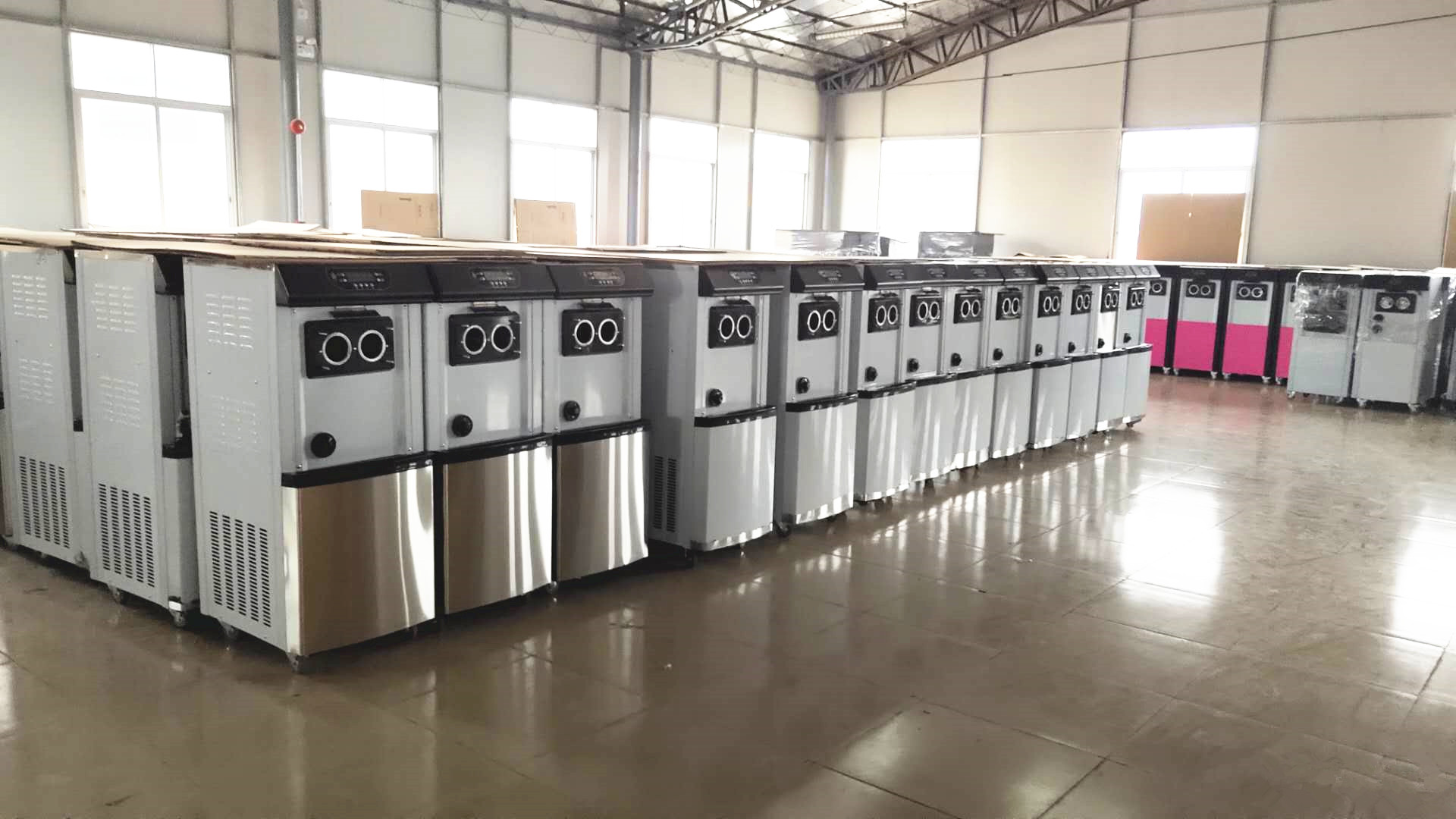 Industrial Ice Cream Machine with 304 Stainless Steel Construction and 220V/50Hz Voltage