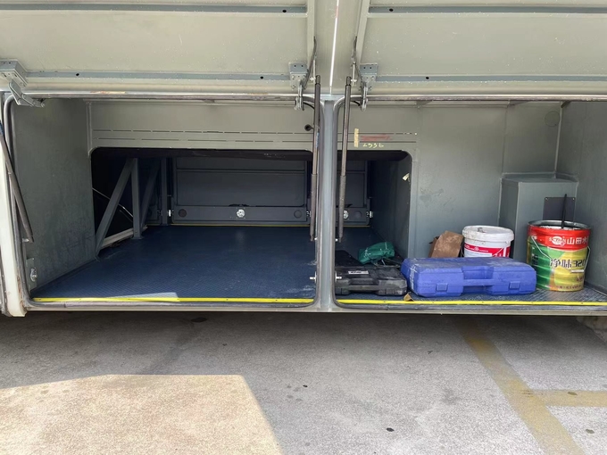 Golden Dragon 48 Seats Second Hand Luxury Bus Diesel Used Commercial Vehicle