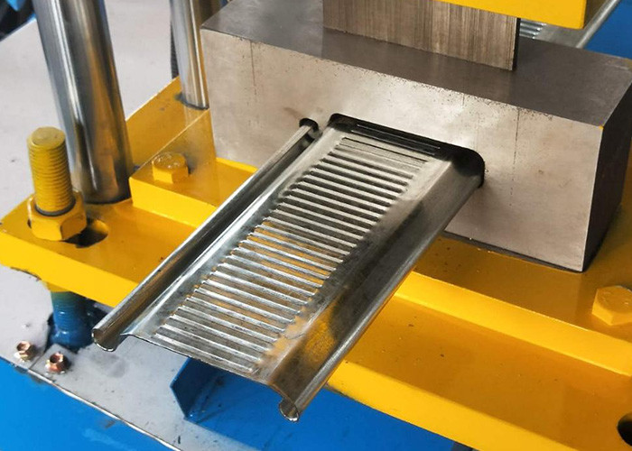 Galvanized Steel Profile Shutter Door Roll Forming Machine