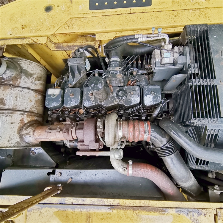 Japan Used Komatsu PC200-7 Excavator with Original Hydraulic Cylinder in Good Condition