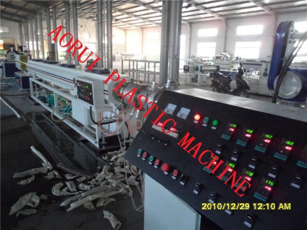 Single Screw HDPE Plastic Pipe Extrusion Line 220v / 380v High Twist Torque