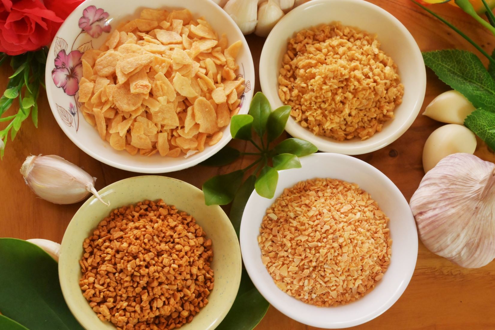 Small Delicious Toasted Crispy Garlic Topping