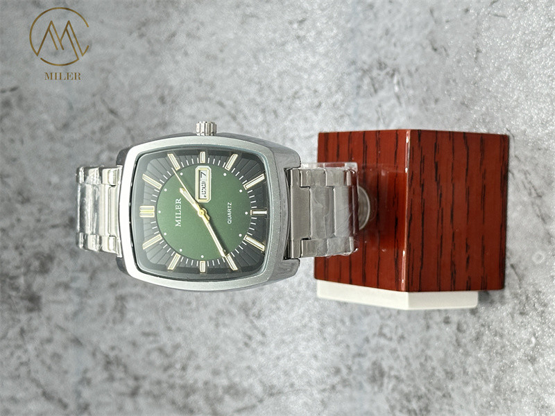Men Silver Timepiece Stainless steel Strap Quartz Wristwatches