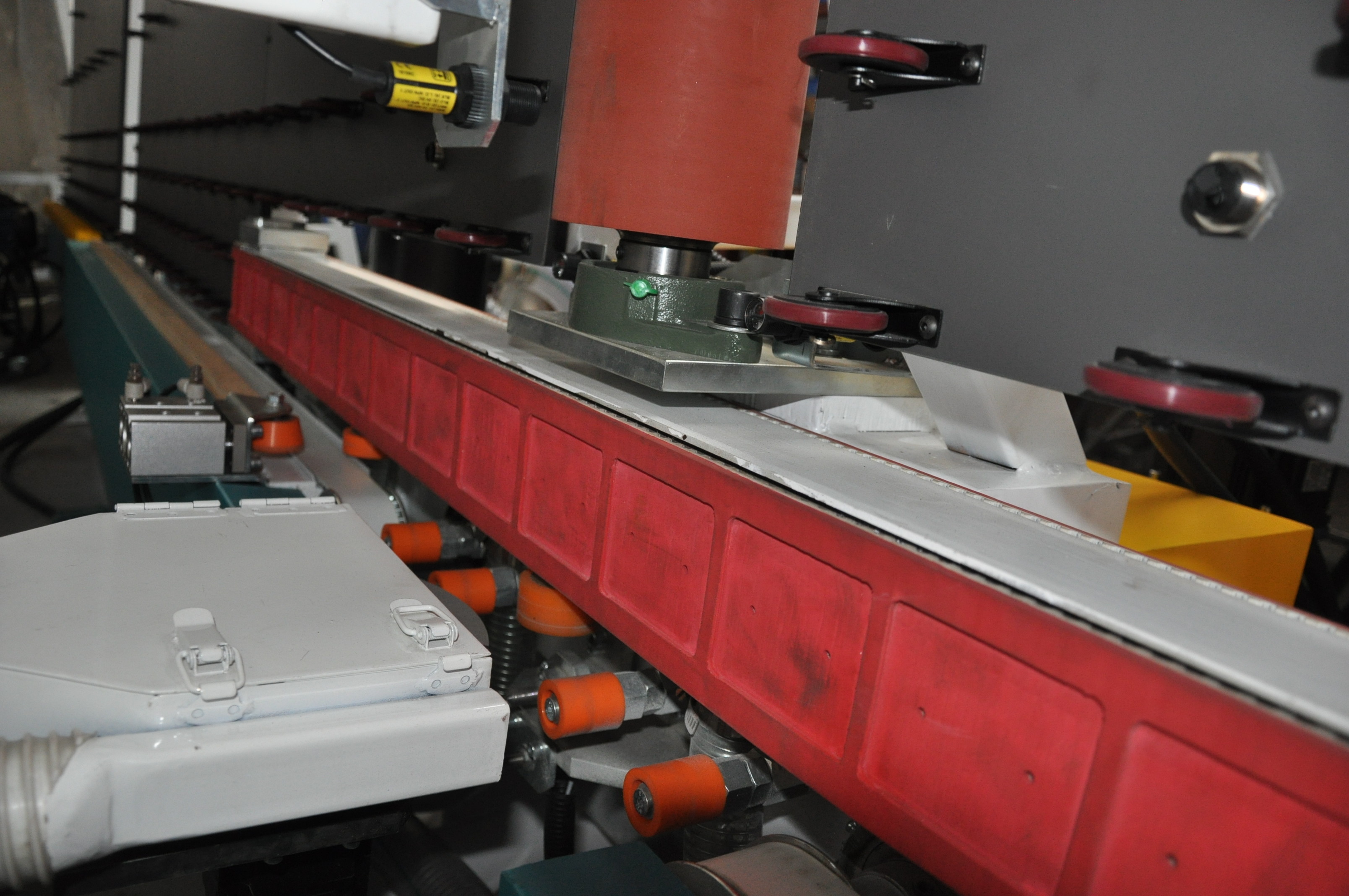 15m/min Automatic Low-E Glass Film Removing Machine For Glass Edge Deletion