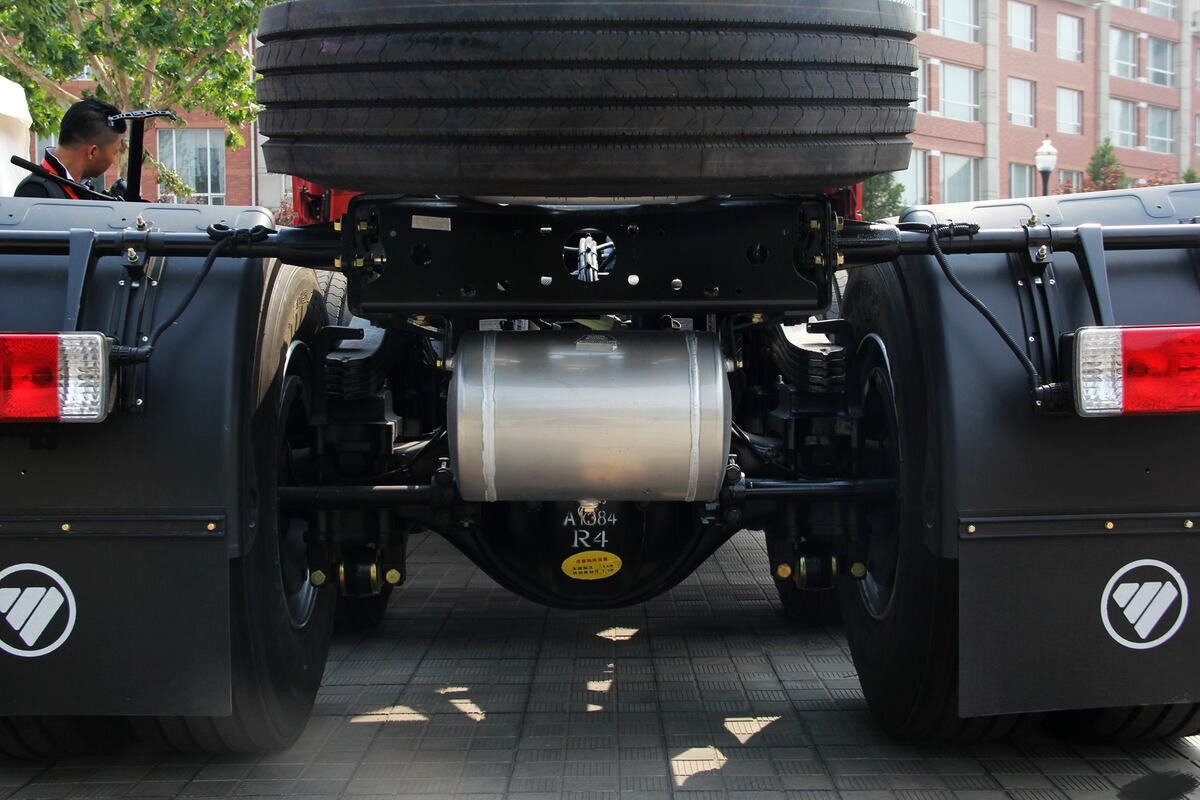 Used Fast Gearbox Tractor Head Foton Auman 430hp 10 Wheels Cummins Engine Heavy Load Mining Conditions