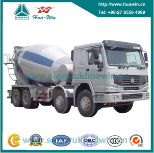 Good Performance 4*2 SINOTRUK 8000 Liters Fuel Tank Truck Oil Tanker Truck