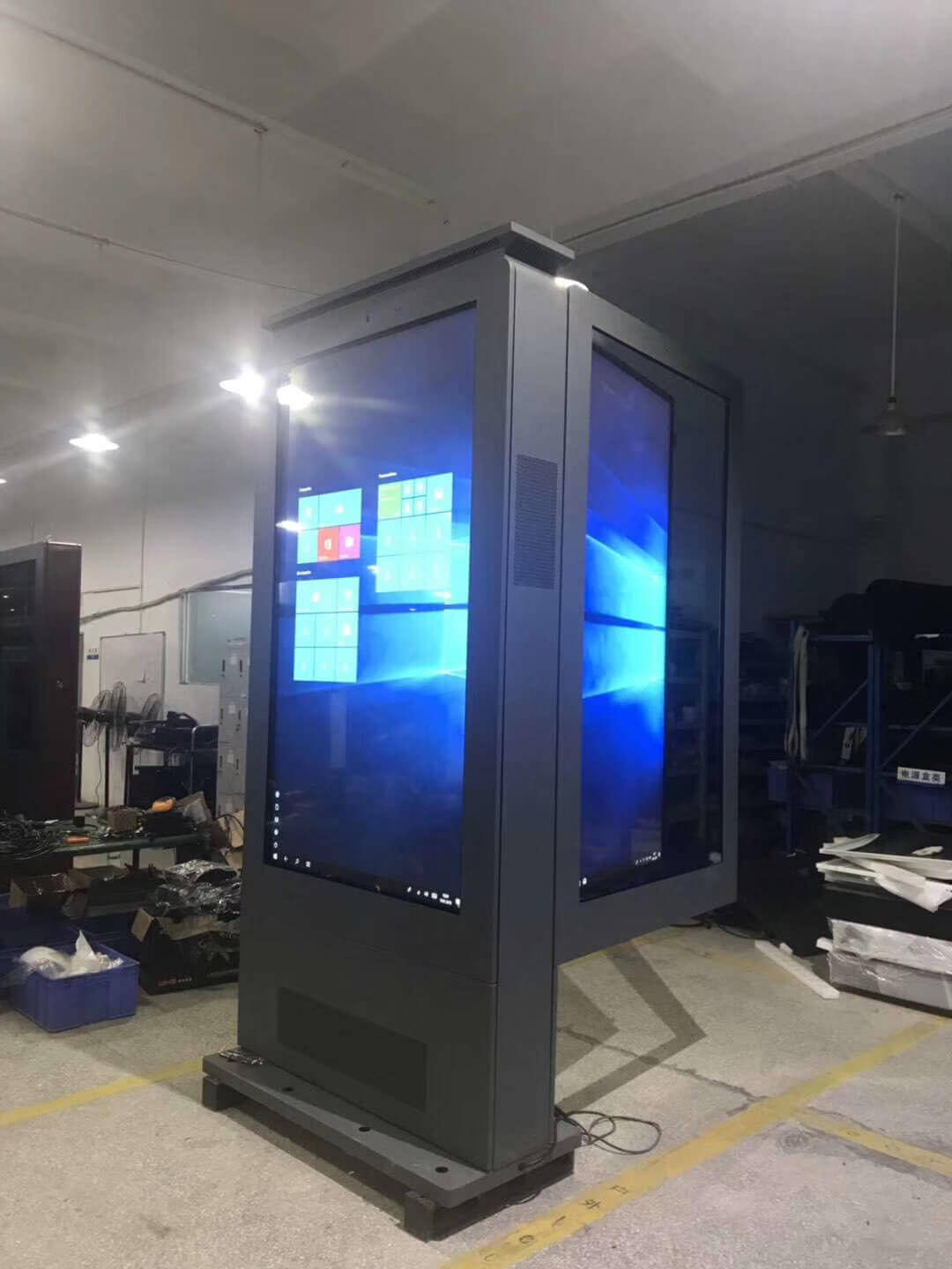 98inch-dual-side-digital-signage.jpeg