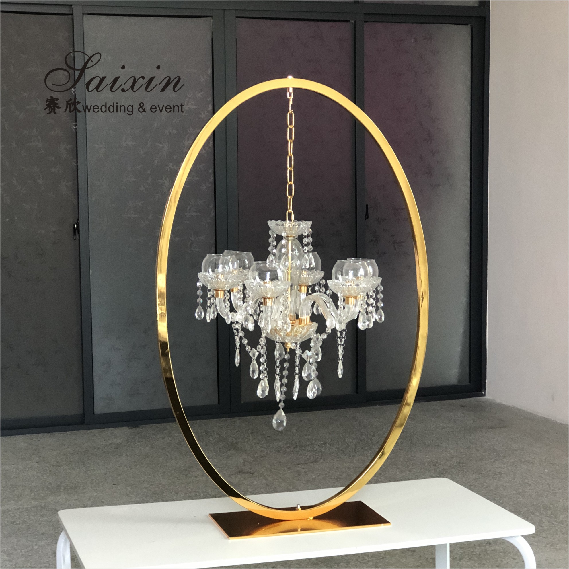 New black rectangle frame with hanging chandelier candle holder