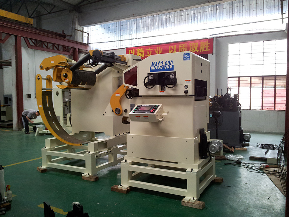 Automatic Metal Sheet Decoiler Straightening Machine Pneumatic Punching Tool Feeder