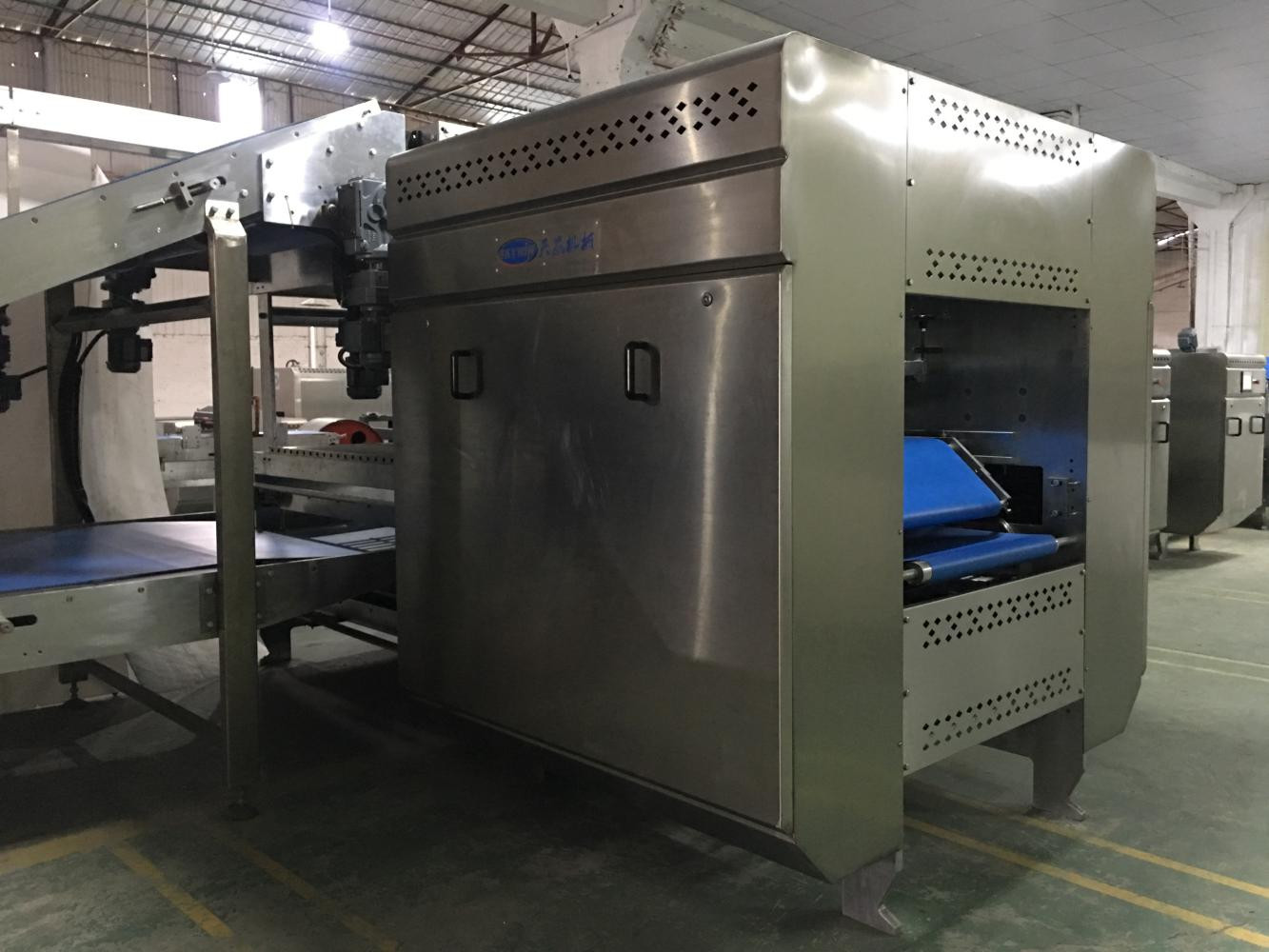 1800kg/Hr Automatic Biscuit Production Line For Hard Hello Panda Biscuit