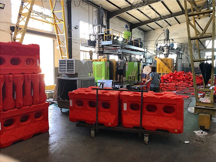 Construction Site Plastic Road Barrier Customized Water Filled Barrier