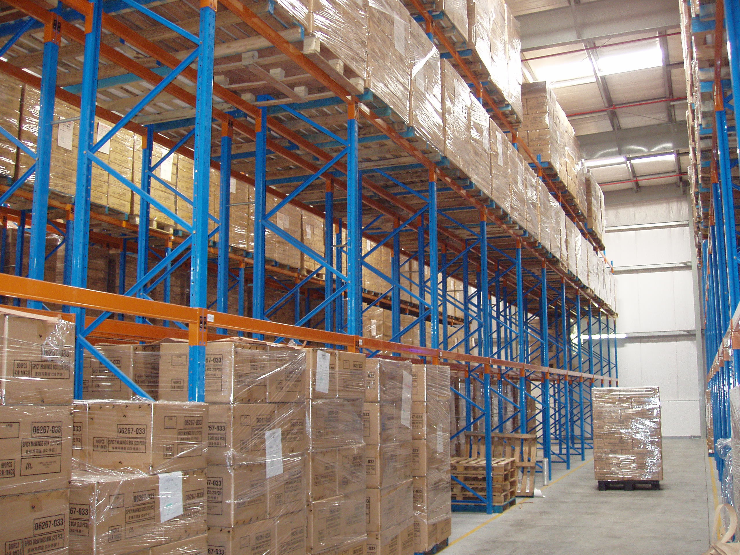 3000KG Per Level Heavy Duty Pallet Racking Powder Coated CE H6000mm