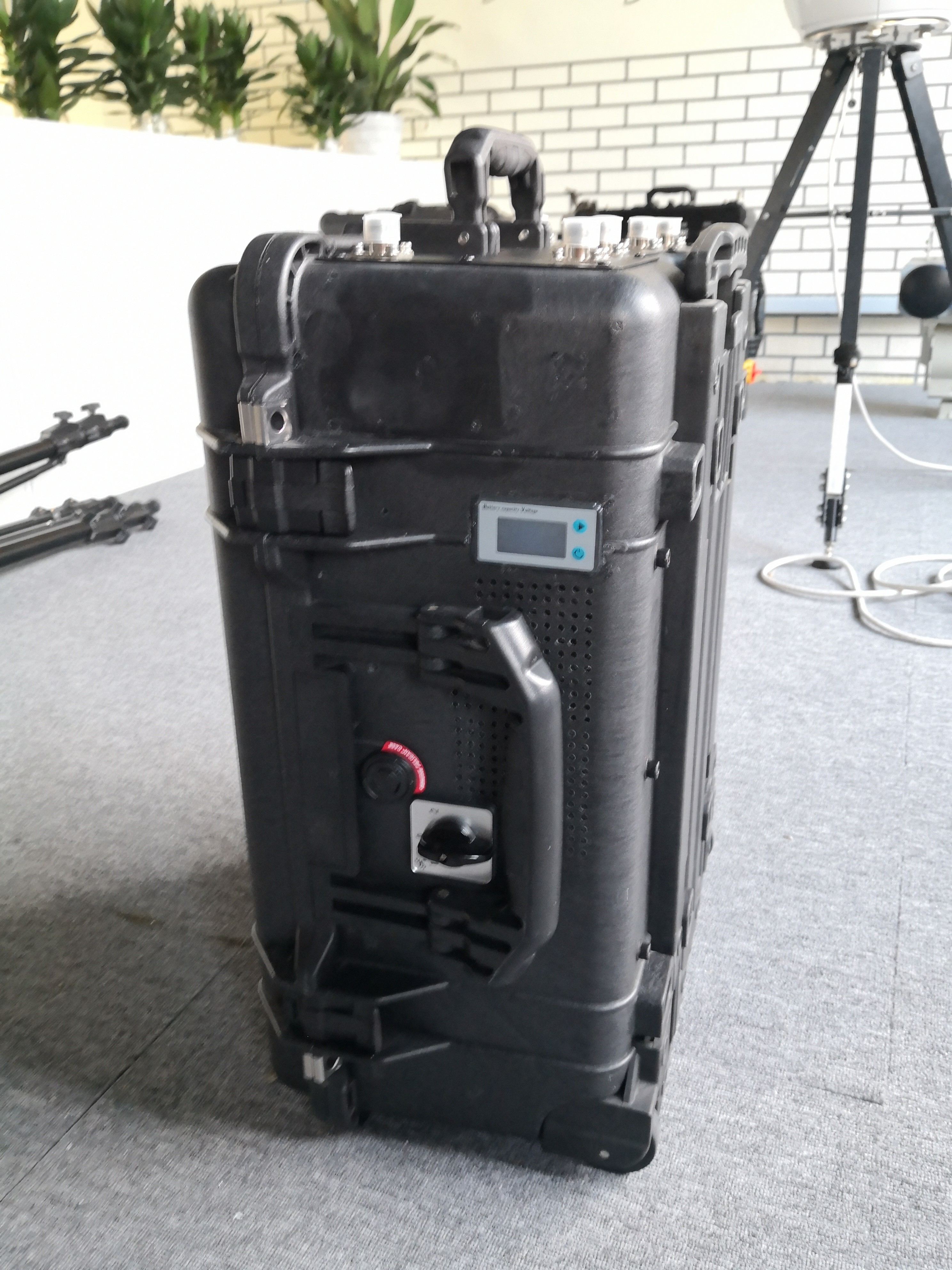 8 Bands Portable Convoy Bomb Jammers High Power For VHF UHF GSM CDMA DCS 3G 4G 5G WIFI Selectable