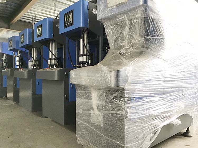 Semi Automatic Pet Bottle Blow Molding Machine 5000 ml Bottle Volume with Design