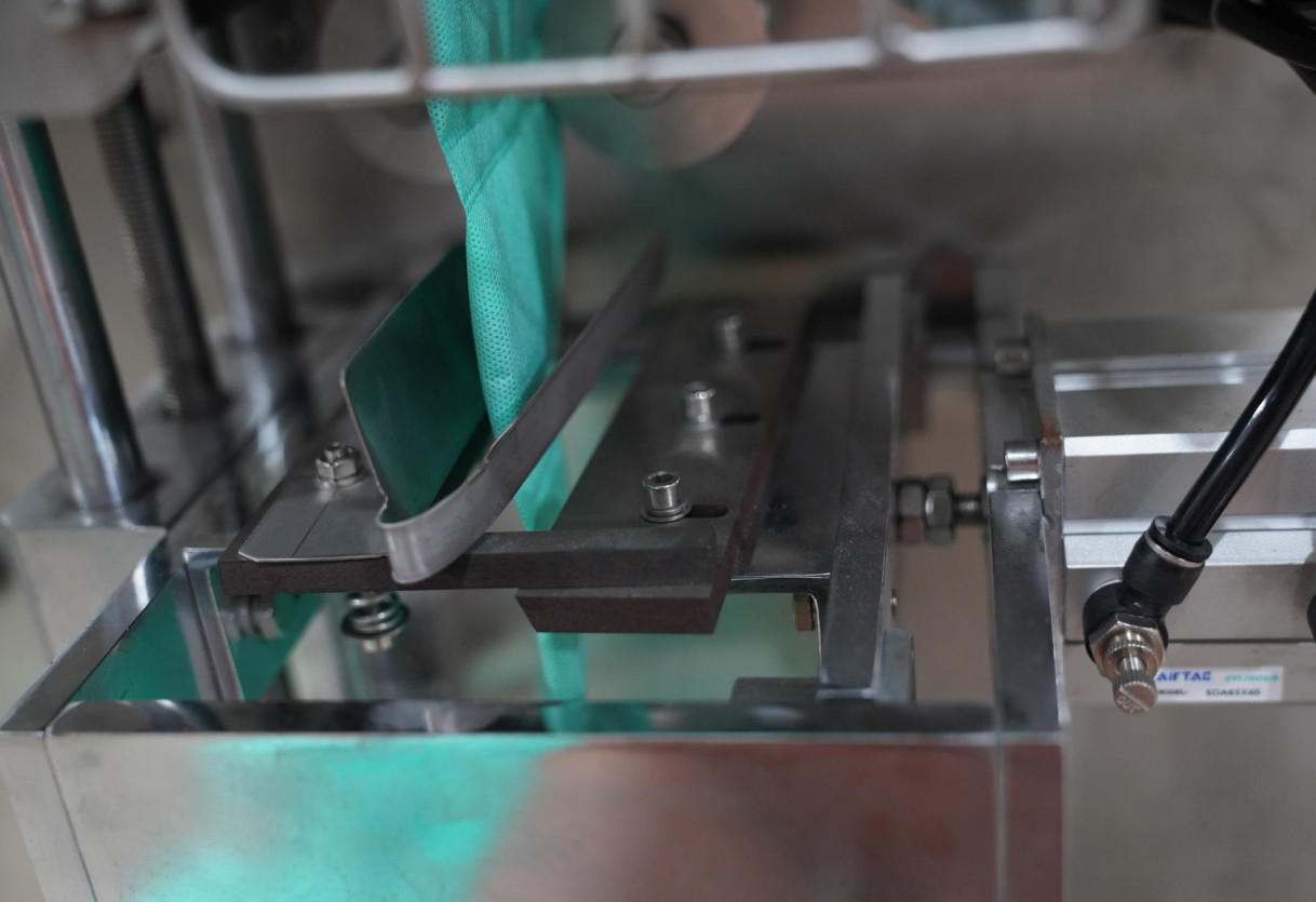 Customized Automatic Ultrasonic Sealing Packaging Machine For Car Desiccant Bag Bed Sachet Sofa
