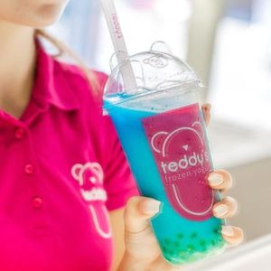 China 700ml PET plastic cups bubble tea with bear lid on sale
