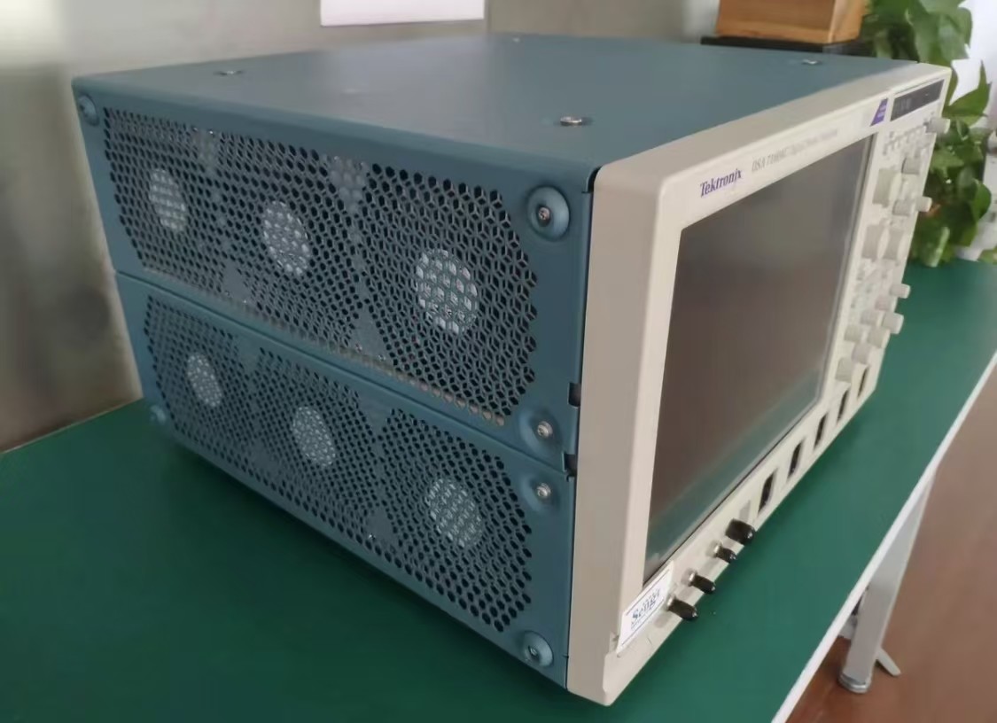 Tested Tektronix DPO71604C DSA71604C 16 GHz 100 GS/s 4 channel digital oscilloscope