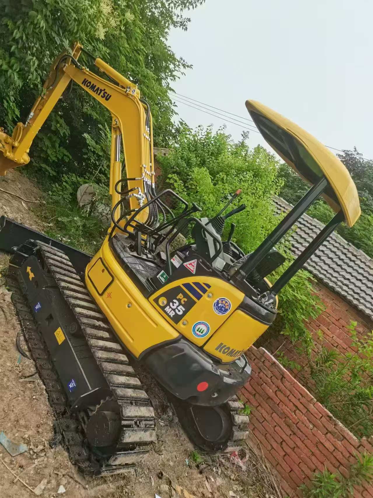 Original Second-hand Track Type Komatsu 30 Excavator Produced In Japan